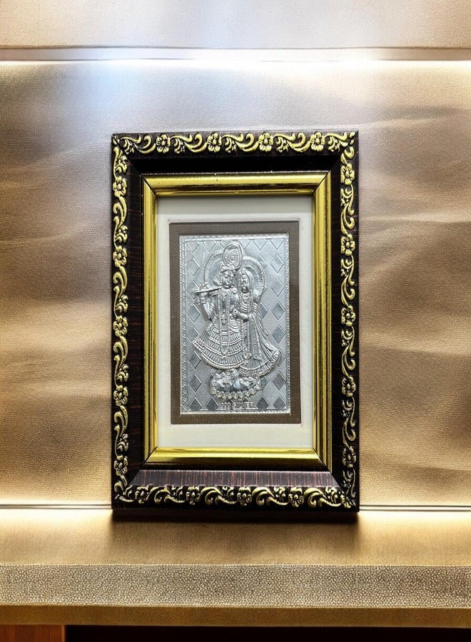 CharmInSilver إطار صغير من الفضة الخالصة عيار 999 من CharmInSilver، صورة رادهاكريشنا | هدية فضية | حامل للطاولة/للتعليق على الحائط | مناسب للتخزين في غرفة الصلاة، المكتب، المنزل، أو حتى على لوحة القيادة في السيارة | (رادهاكريشنا 4×4.5 بوصة) - Image 3
